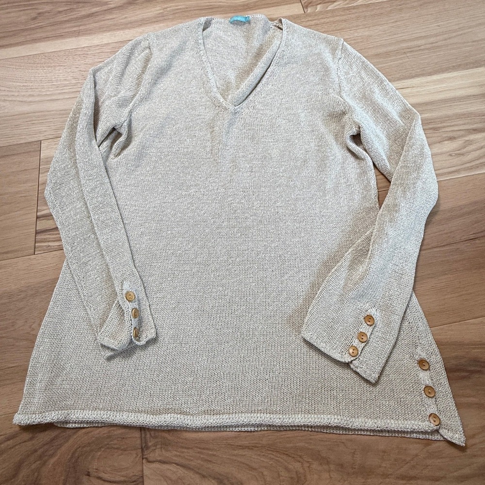 J.McLaughlin V-Neck Sweater Womens Medium Beige Knit Wooden Button Cuffs
